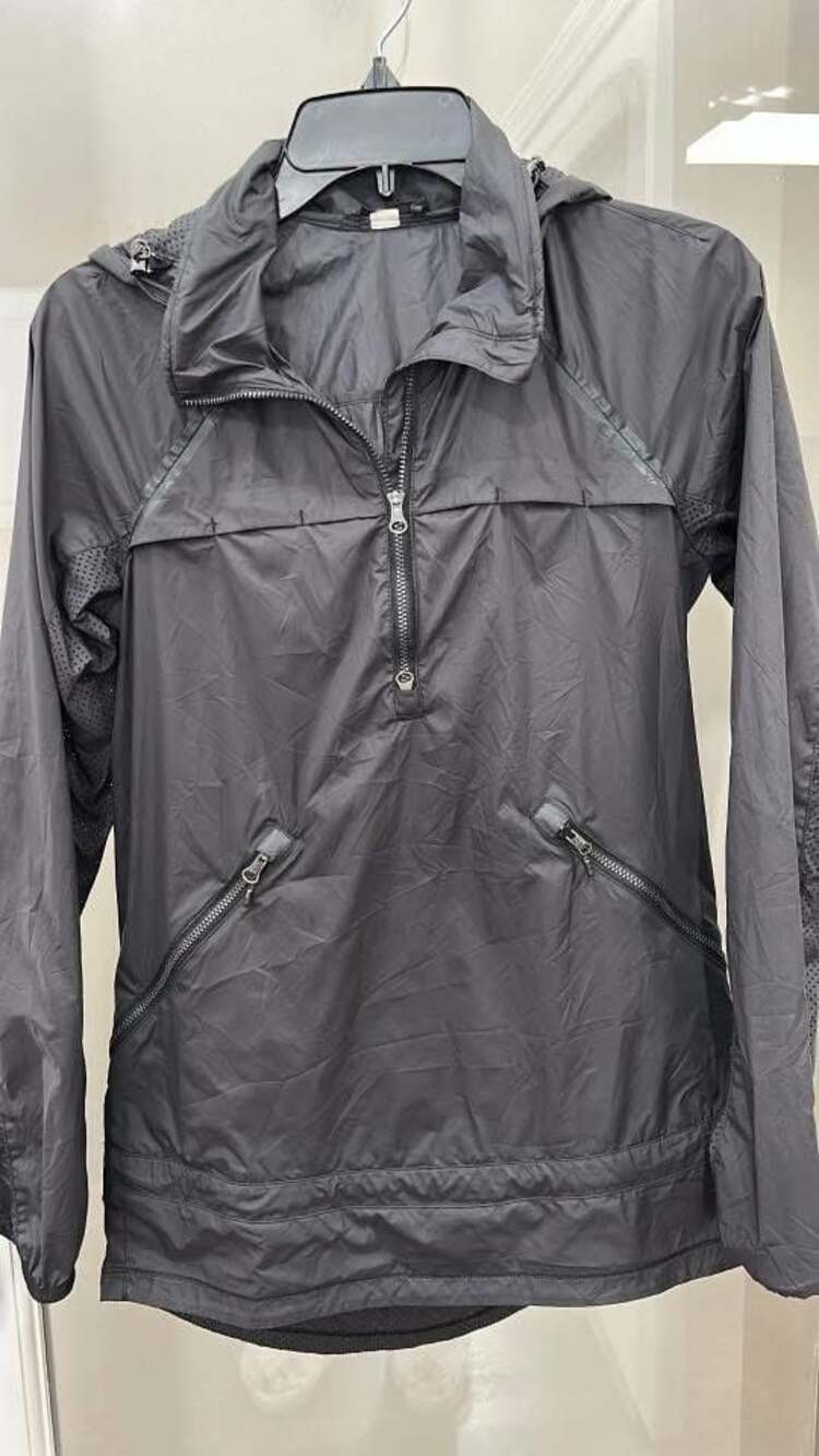 Y2K Lululemon Miss Misty Black Half-Zip Hooded Windbreaker Pullover Sz 4